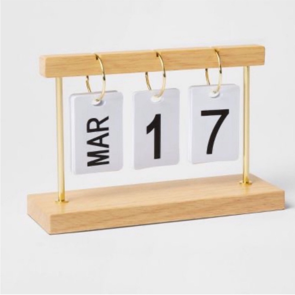 THRESHOLD NWT rubberwood desktop calendar